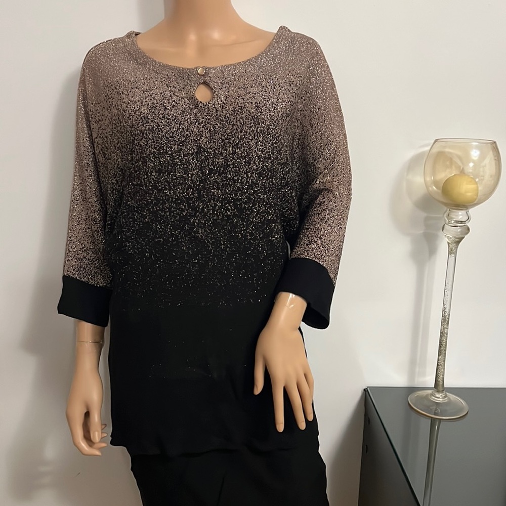 Notations Woman’s Top.